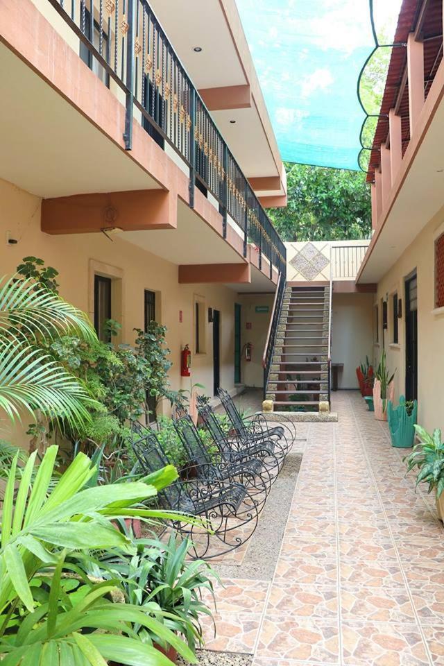 Hotel Casa Pellegrin Mérida Kültér fotó